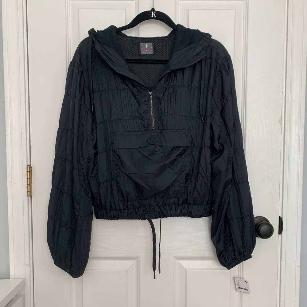 FP MOVEMENT Womens Windbreaker!
